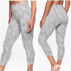 Athleta Sandbar Organic Cotton Be Present Capri Leggings Size Medium
